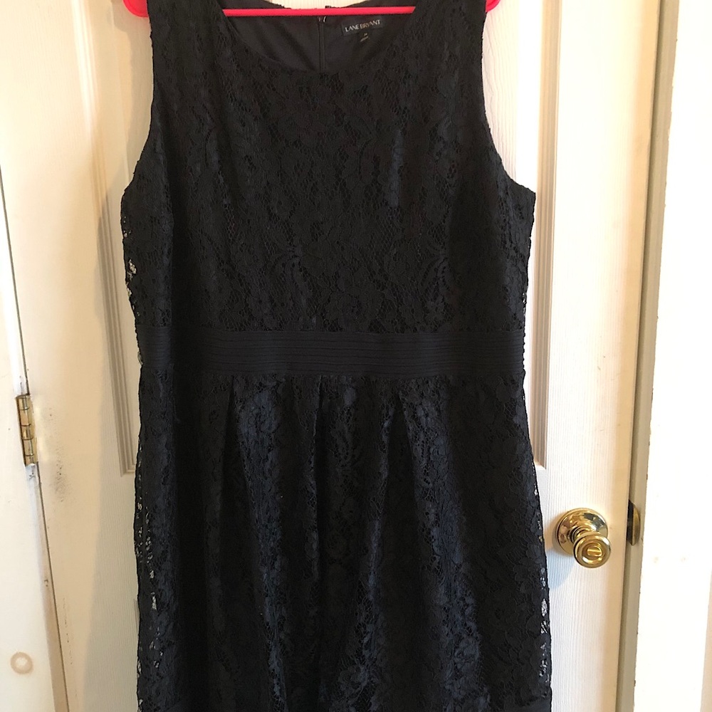 Black sleeveless lace skater dress
